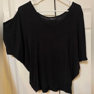 😍(4/$10) ADARA Flowy Black Top